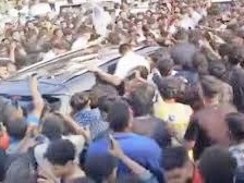 Thalapathy Vijay’s Car Damaged Amidst Huge Fan Excitement; Tamil Star Visits Kerala After 14 Years for New Movie